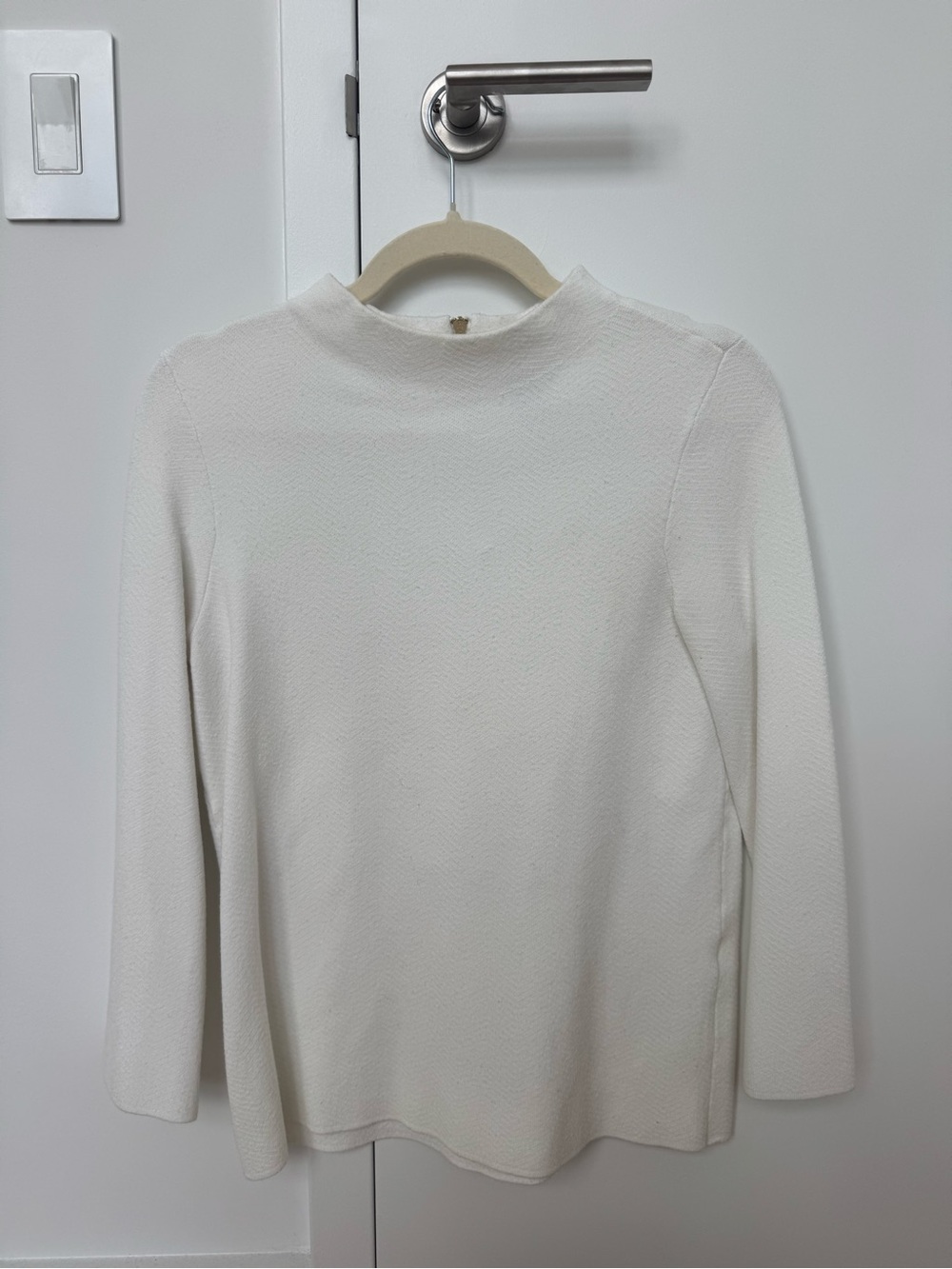 Chico's White Textured Mock Neck Long Sleeve Top